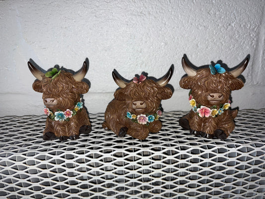 Spring time set of 3 highland cows INSTOCK