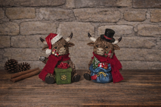 5.3"H Resin Holiday Highland Cow w/ Gift SET OF 2 PREORDER ONLY
